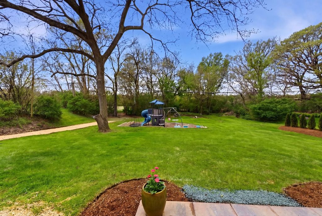 Image 24 of property listing at 11N980 Almora Terrace, Elgin, IL 60124