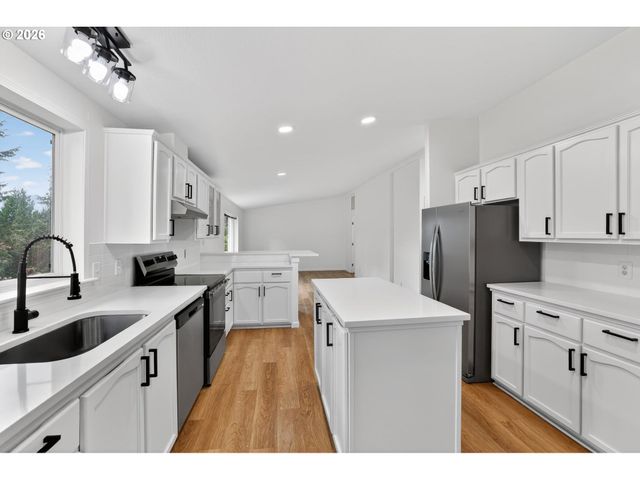 2031 LOOP Rd, Stevenson, WA 98648