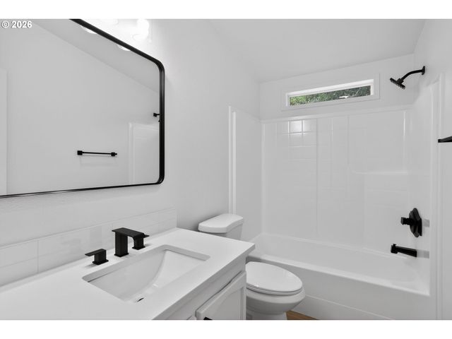 2031 LOOP Rd, Stevenson, WA 98648