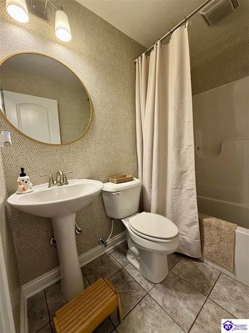 28 Arlington Drive, Elizabethtown, KY 42701