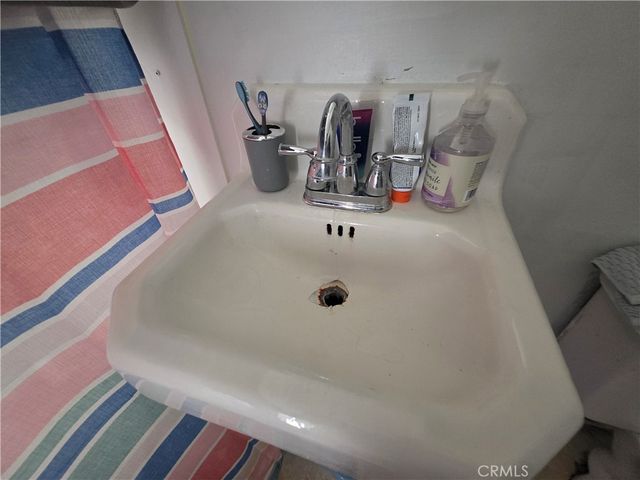 264 N Dillon, San Jacinto, CA 92583