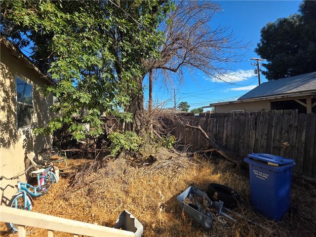 264 N Dillon, San Jacinto, CA 92583