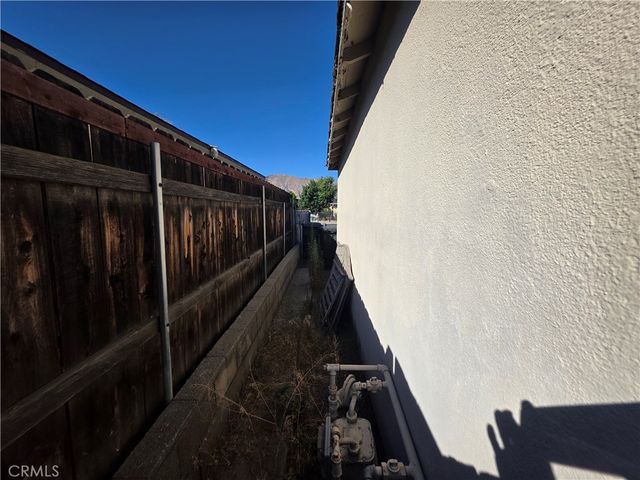 264 N Dillon, San Jacinto, CA 92583