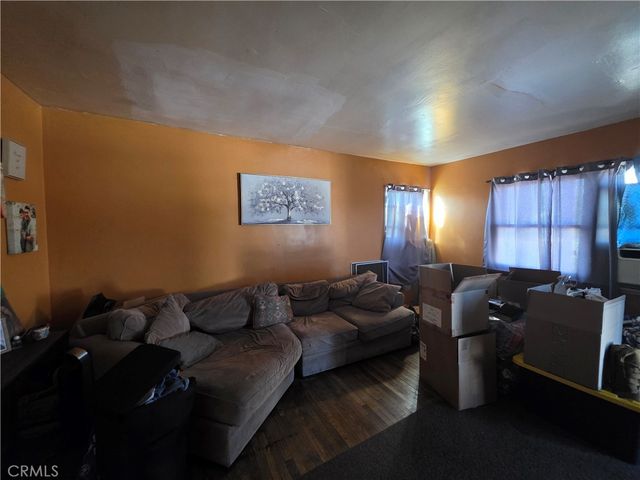 264 N Dillon, San Jacinto, CA 92583