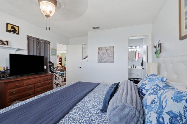 510 CIRCLEWOOD DRIVE P1-2, Venice, FL 34293