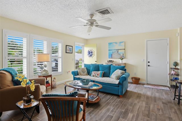 510 CIRCLEWOOD DRIVE P1-2, Venice, FL 34293