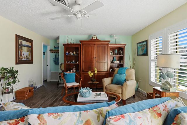 510 CIRCLEWOOD DRIVE P1-2, Venice, FL 34293