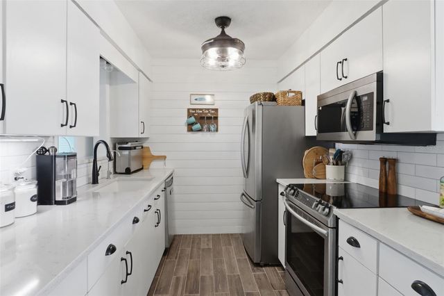510 CIRCLEWOOD DRIVE P1-2, Venice, FL 34293