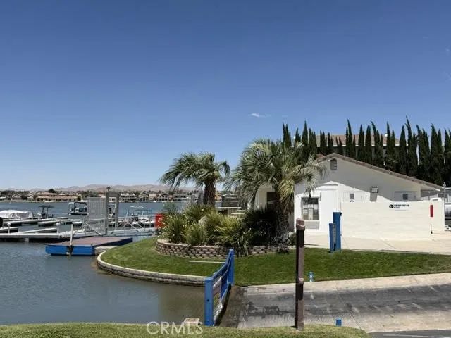 17950 Fremontia, Victorville, CA 92395