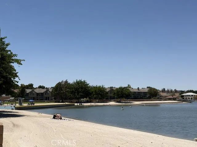 17950 Fremontia, Victorville, CA 92395