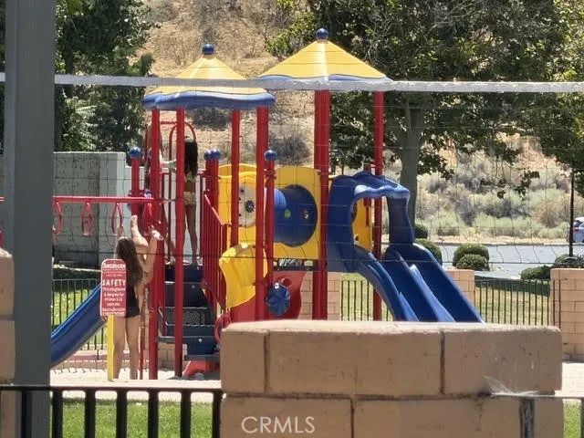 17950 Fremontia, Victorville, CA 92395