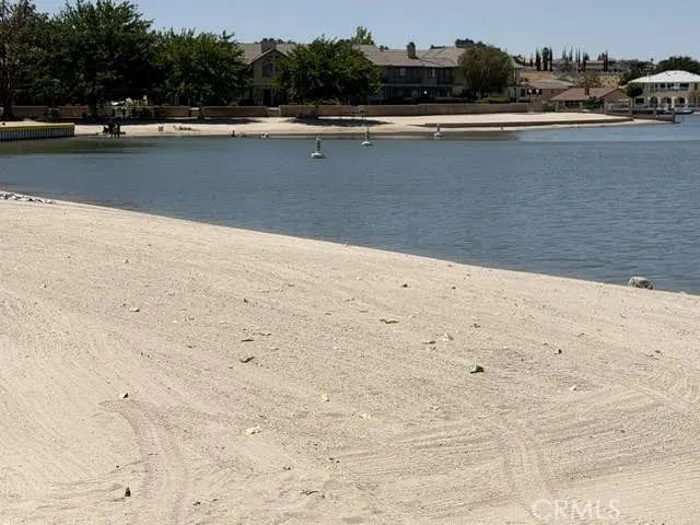 17950 Fremontia, Victorville, CA 92395