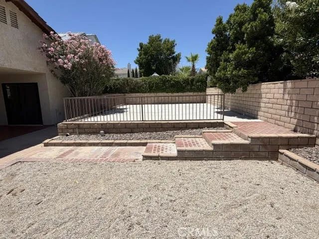 17950 Fremontia, Victorville, CA 92395