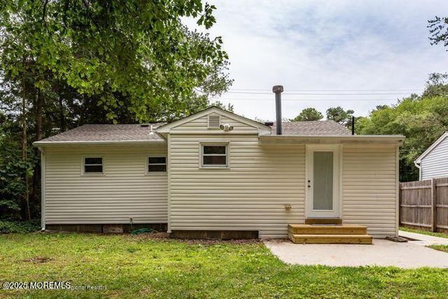 23 Lighthouse Drive, Waretown, NJ 08758