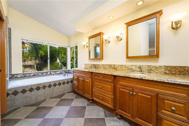 5 Seabridge Road, Laguna Niguel, CA 92677