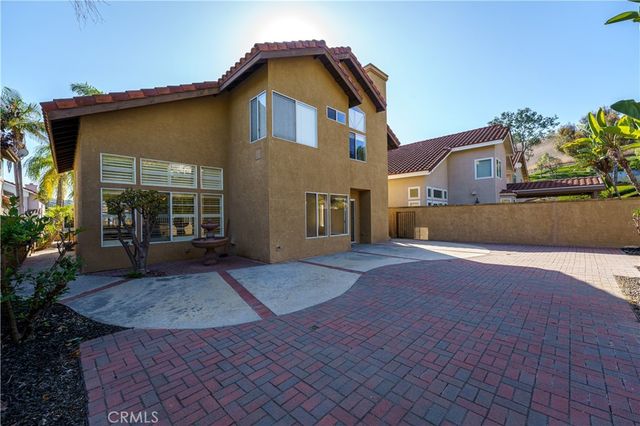 5 Seabridge Road, Laguna Niguel, CA 92677