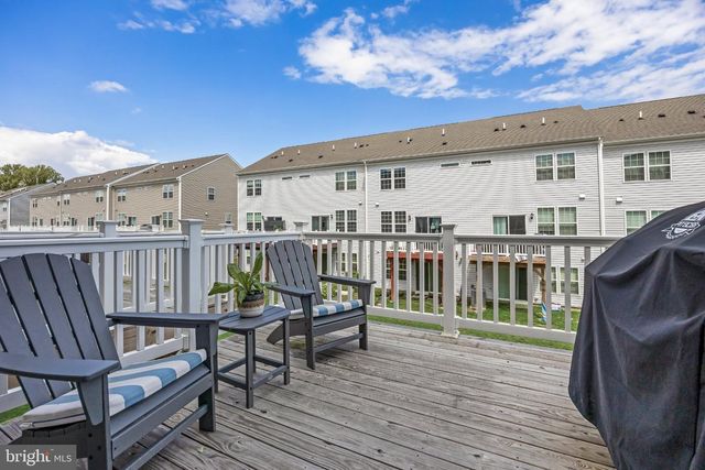6 CARDINAL WAY, Mount Laurel, NJ 08054