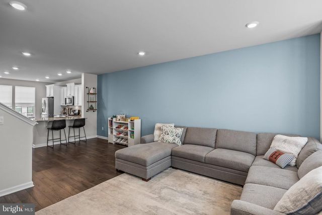 6 CARDINAL WAY, Mount Laurel, NJ 08054