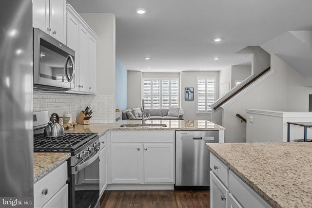 6 CARDINAL WAY, Mount Laurel, NJ 08054
