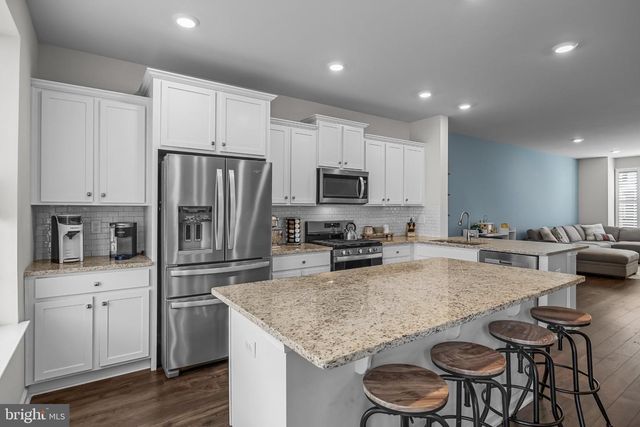 6 CARDINAL WAY, Mount Laurel, NJ 08054