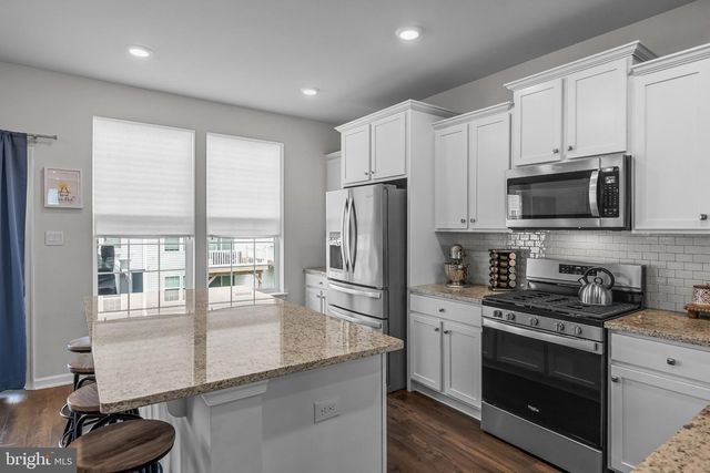 6 CARDINAL WAY, Mount Laurel, NJ 08054
