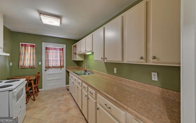 60 Kelsey Drive, Hartwell, GA 30643