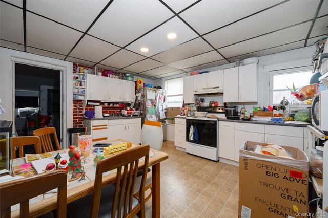 24-28 Vineyard Avenue, Highland, NY 12528