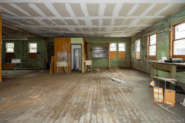 24-28 Vineyard Avenue, Highland, NY 12528