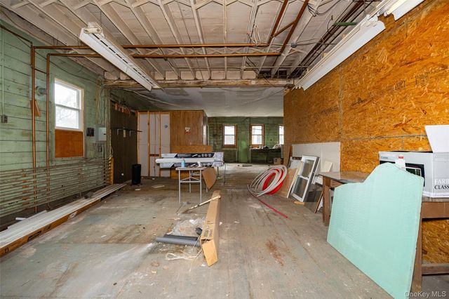 24-28 Vineyard Avenue, Highland, NY 12528