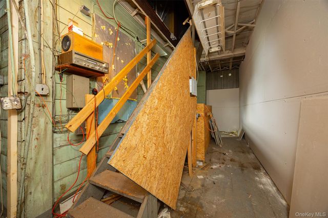 24-28 Vineyard Avenue, Highland, NY 12528