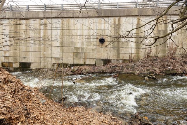 24-28 Vineyard Avenue, Highland, NY 12528