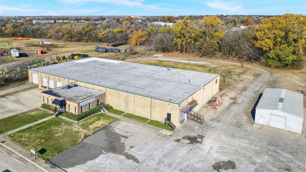 1411 Southland Drive, Gainesville, TX 76240