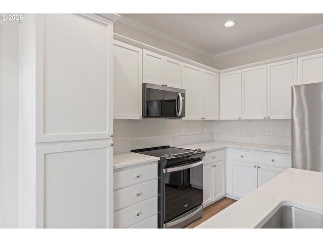 20825 Sw RAVENSWOOD St, Beaverton, OR 97078