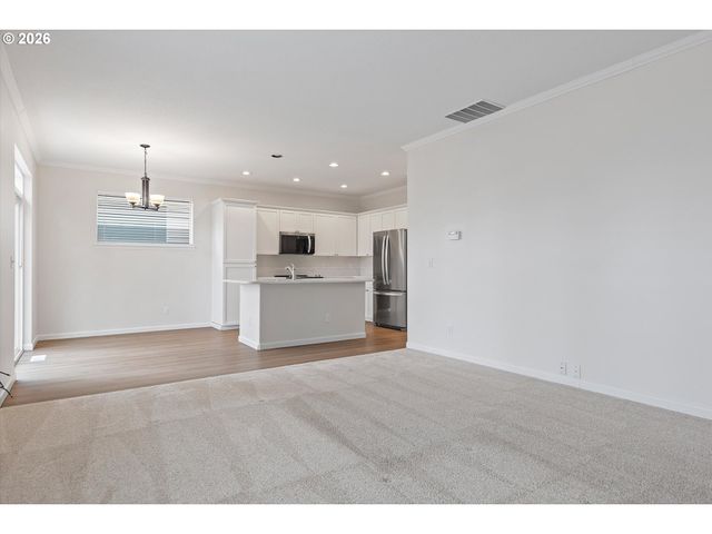 20825 Sw RAVENSWOOD St, Beaverton, OR 97078