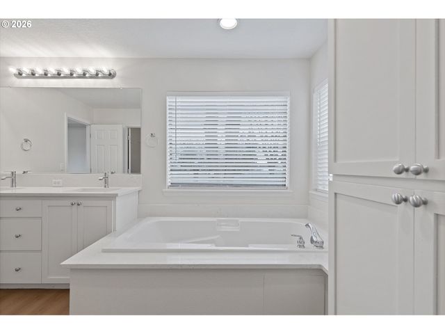 20825 Sw RAVENSWOOD St, Beaverton, OR 97078