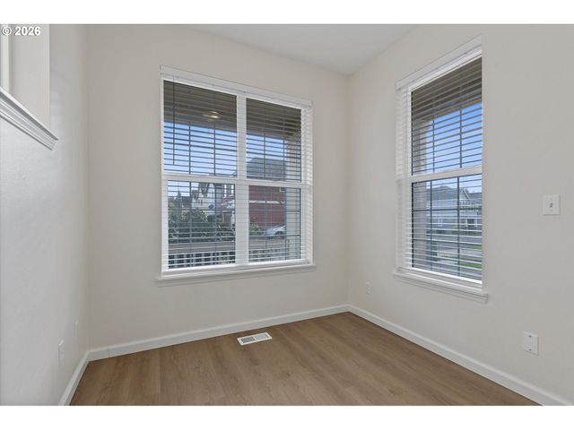 20825 Sw RAVENSWOOD St, Beaverton, OR 97078