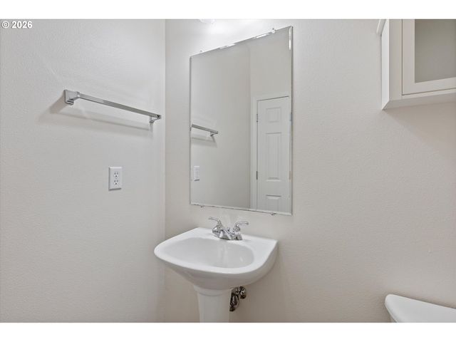 20825 Sw RAVENSWOOD St, Beaverton, OR 97078