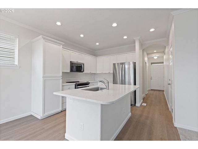 20825 Sw RAVENSWOOD St, Beaverton, OR 97078