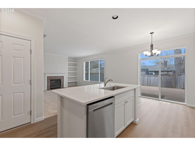 20825 Sw RAVENSWOOD St, Beaverton, OR 97078