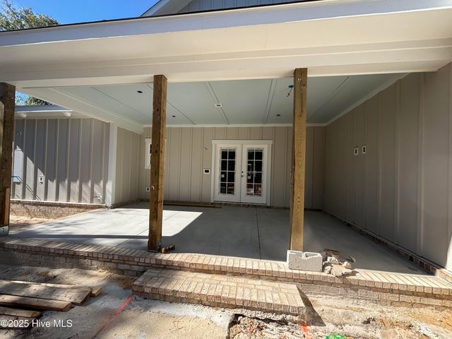 120 NE 17th Street, Oak Island, NC 28465