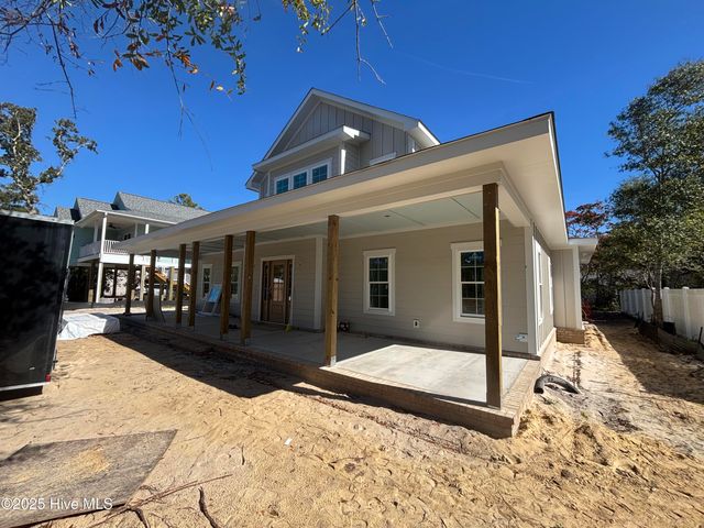 120 NE 17th Street, Oak Island, NC 28465