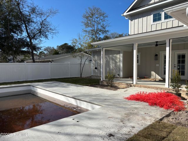 120 NE 17th Street, Oak Island, NC 28465