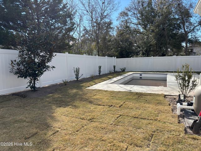 120 NE 17th Street, Oak Island, NC 28465