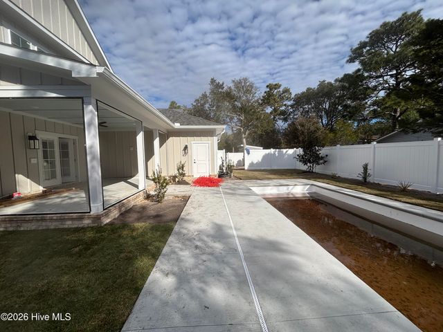 120 NE 17th Street, Oak Island, NC 28465