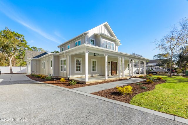 120 NE 17th Street, Oak Island, NC 28465