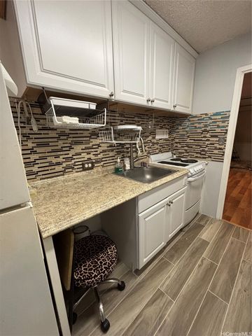 1720 Ala Moana Boulevard 304A, Honolulu, HI 96815