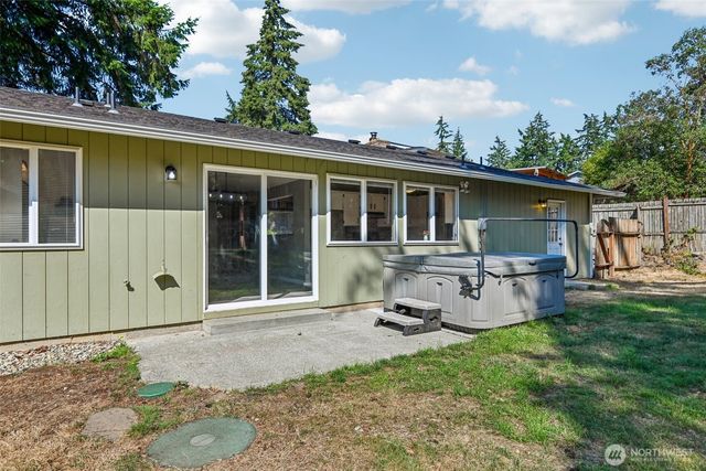 3418 SE Azalea Avenue, Port Orchard, WA 98366