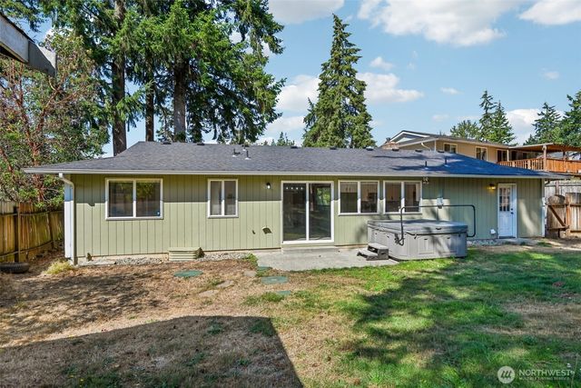 3418 SE Azalea Avenue, Port Orchard, WA 98366