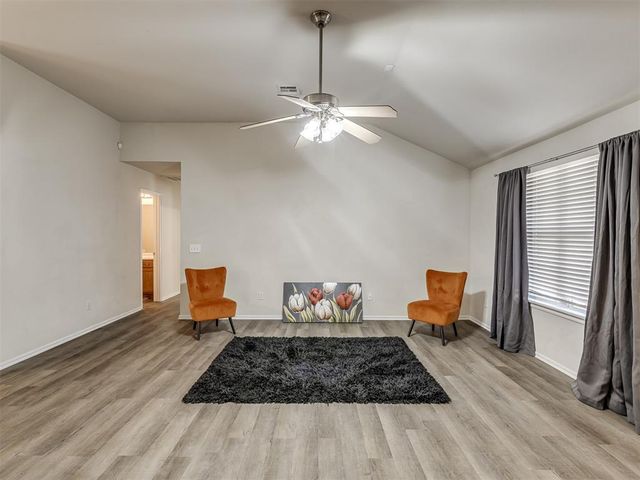 508 SW 38th Terrace, Moore, OK 73160