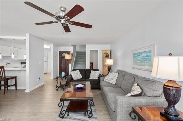 217 4th ST, Virginia Beach, VA 23451